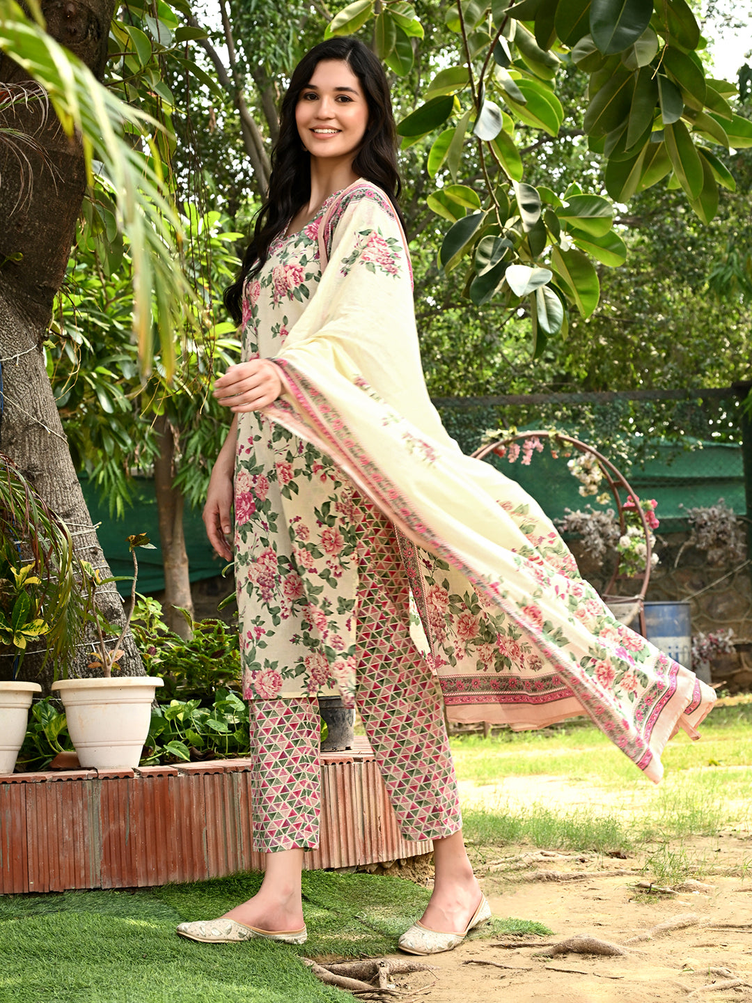 Bahara Kurta Pant Dupatta Set