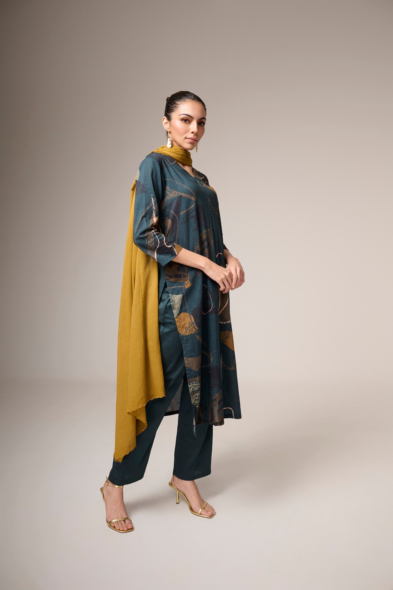 Najwa Kurta Set