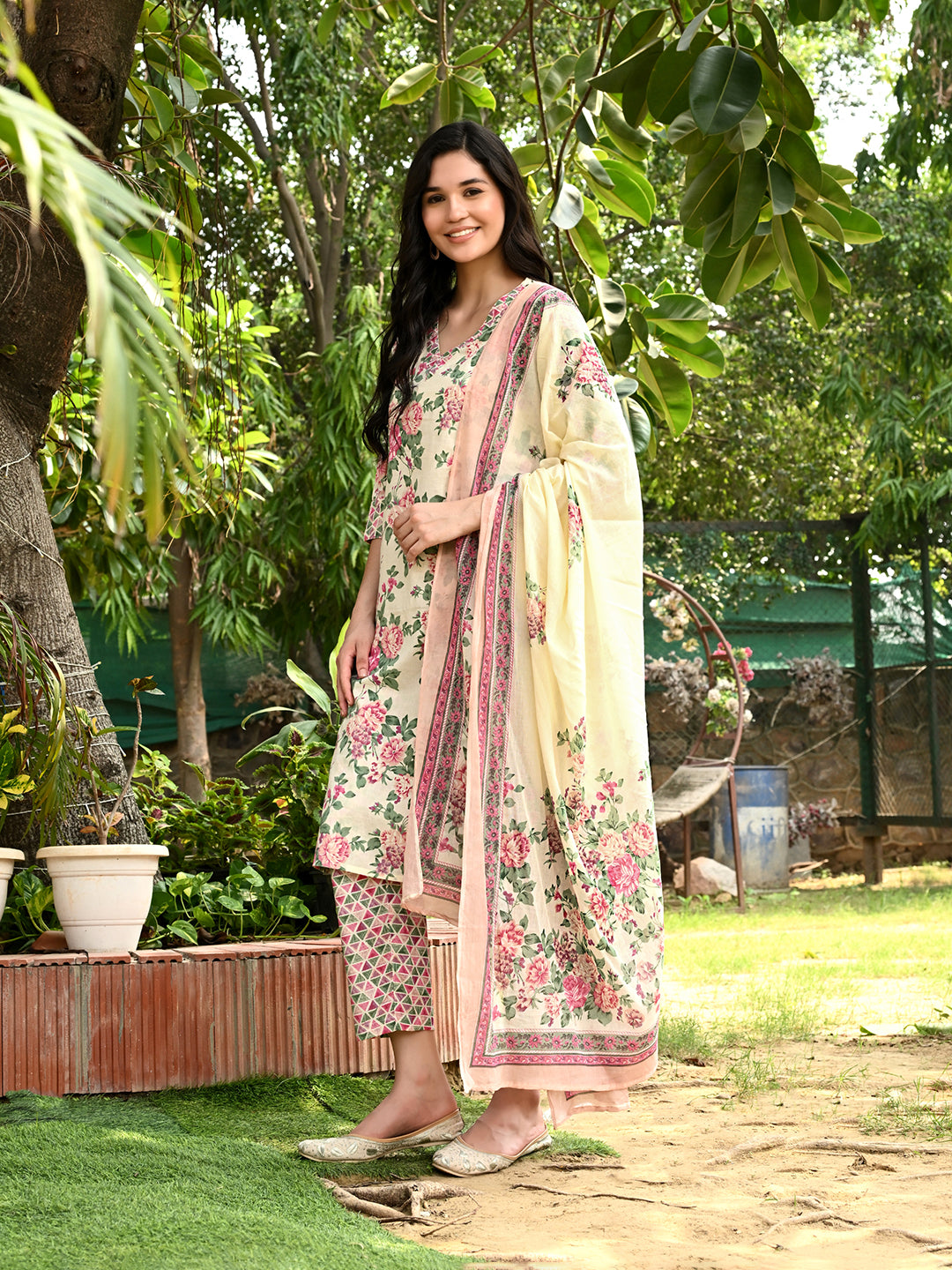 Bahara Kurta Pant Dupatta Set