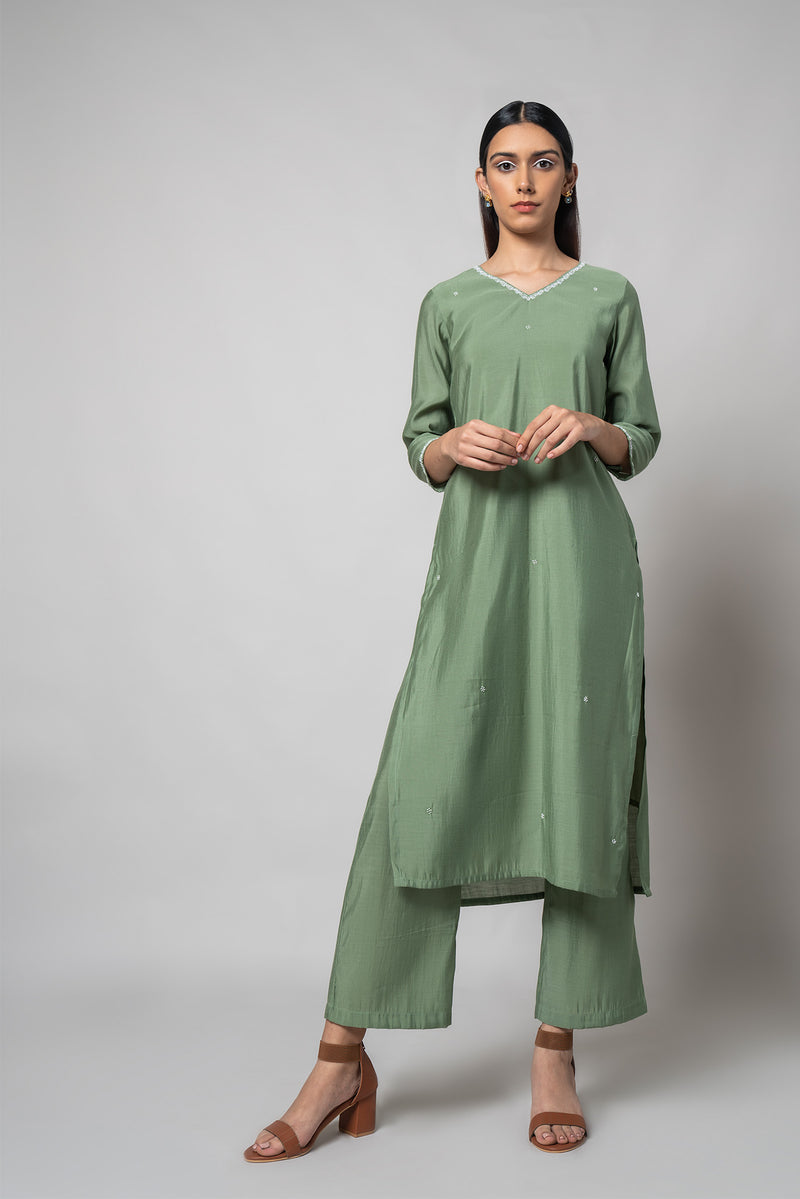 Spanish Green Hand Embroidered-Silk Kurta Set - House of Ayuda