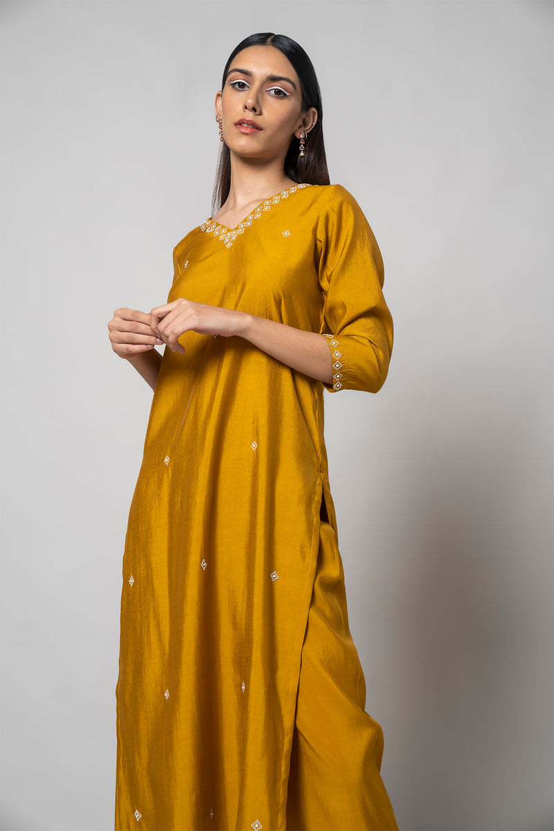 Satin Sheen Gold Silk Kurta Set - House of Ayuda